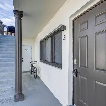 Chic Retreat: 2Br Apartment! Форт-Лодердейл Екстер'єр фото