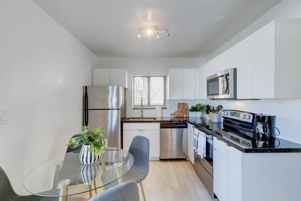 Chic Retreat: 2Br Apartment! Форт-Лодердейл Екстер'єр фото