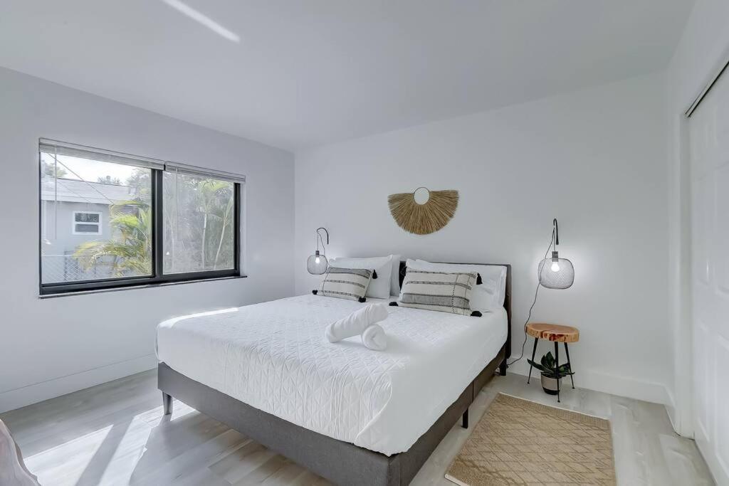Chic Retreat: 2Br Apartment! Форт-Лодердейл Екстер'єр фото